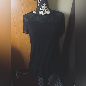 Vince Camuto black top